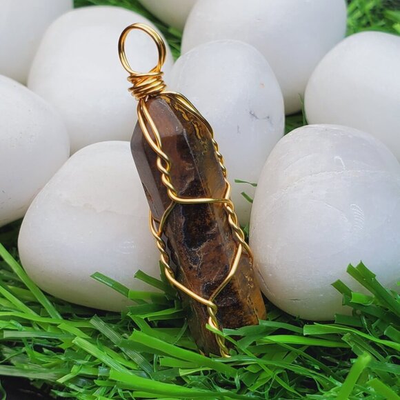 Hexagonal Tiger Eye Quartz Healing Crystal Pendant, BS41080 - Picture 1 of 9